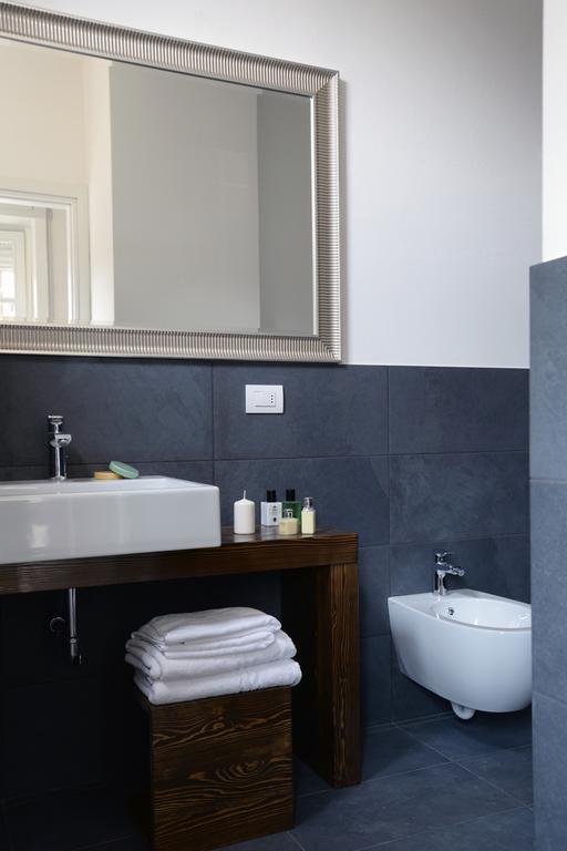 Art Design Appartamento Con Terrazzo By Logicasa Lake Como Room photo